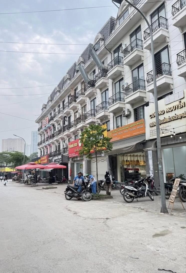 Cho thuê nhà Phân Lô ô tô Phùng Khoang, 5 tầng x 65m2, MT4.5m, 4 ngủ, 32 Triệu - Ảnh chính